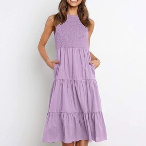 Womens Sleeveless Crew Neck dress with pockets size medium